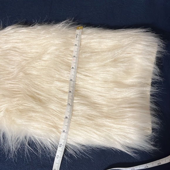 NWT FabDog faux fur sweater for a dog size S white, new with tag, turtle neck - Picture 6 of 6